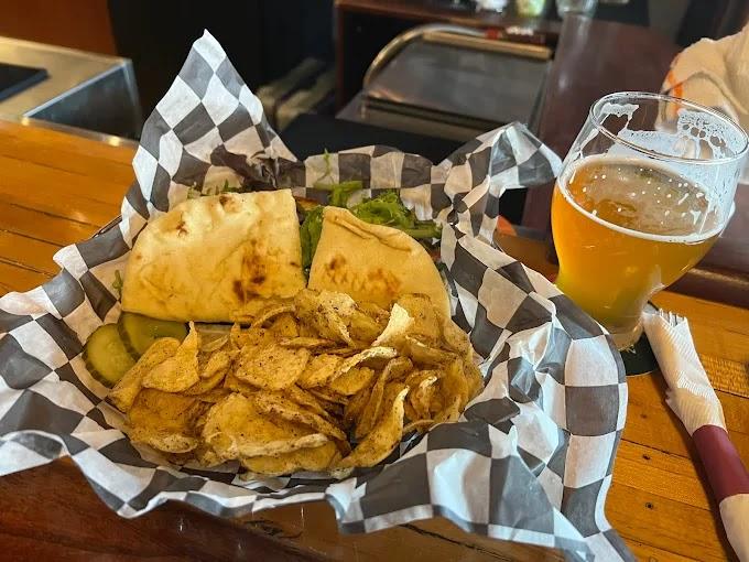 Villa Marine Bar & Grill